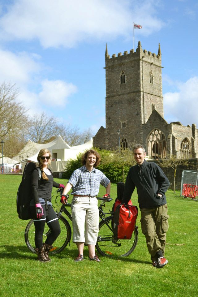 321606_883558736096_1022187696_n